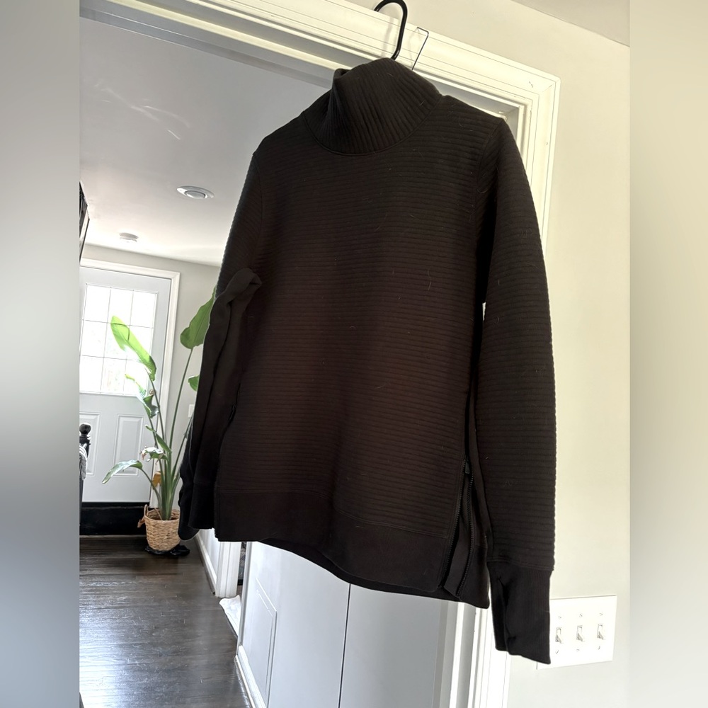 Black athleisure sweater size M